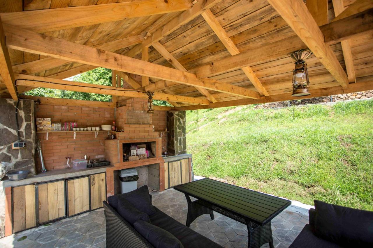 Woodpecker Ვუდფექერი Villa Batumi Exterior photo